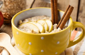 Apple-Cinnamon Slow Cooker Oatmeal