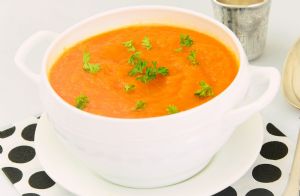 Curried Carrot Soup by FANNETASTIC FOOD
