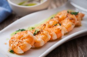 Grilled Shrimp with Mango-Chili Sauce