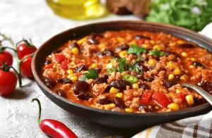 Slow Cooker Chili with Corn, Black Beans and Ground Turkey