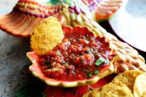 Pioneer Woman Restaurant Style Salsa