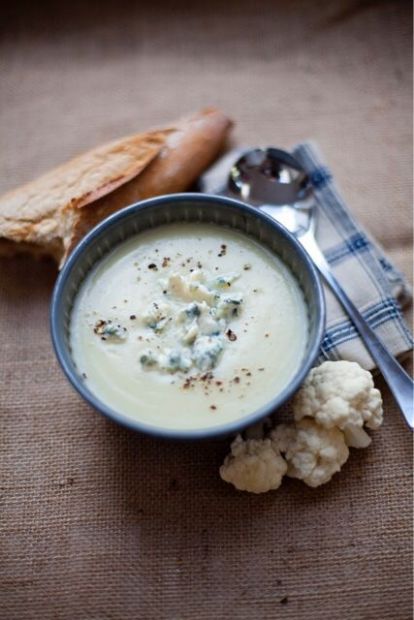 Coliflower blue cheese soup
