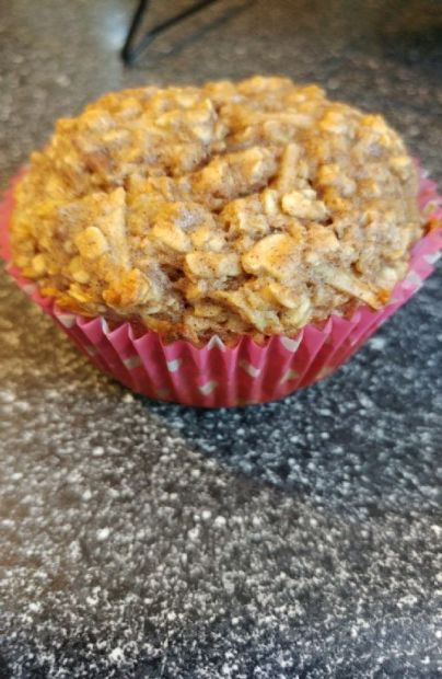 Apple cinnamon oatmeal muffins