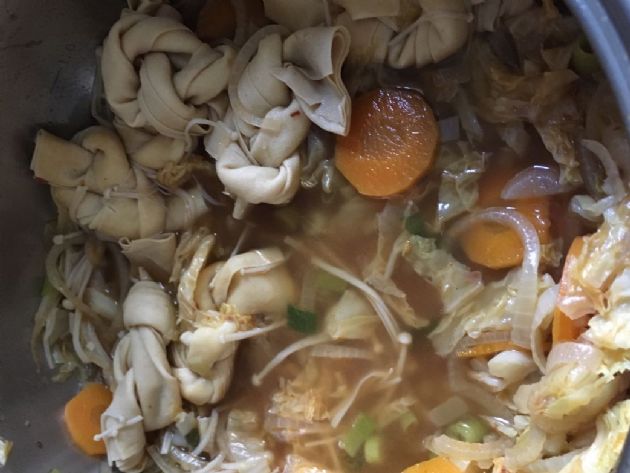 Chinese mushroom, cabbage and tofu knot soup