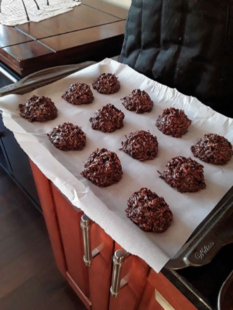 Chocolate Frogs, Haystack or Macaroons