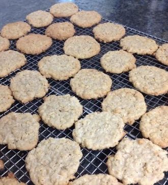 Crispy Oatmeal Coconut Cookies