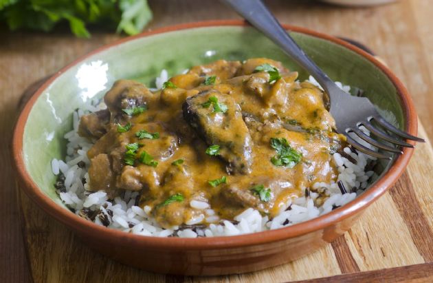 Easy Slow Cooker Beef and Mushrooms