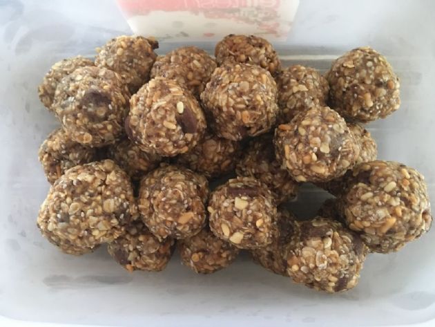 Sweet Oat Balls