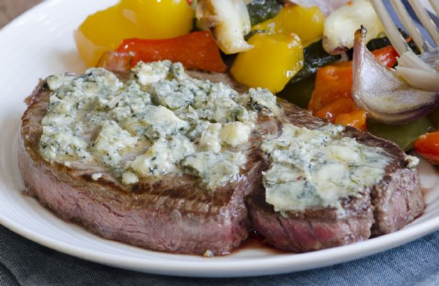 Peppercorn Steak with Herbed Blue Cheese 