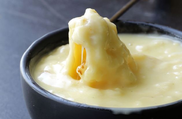 Skinny Cheese Fondue