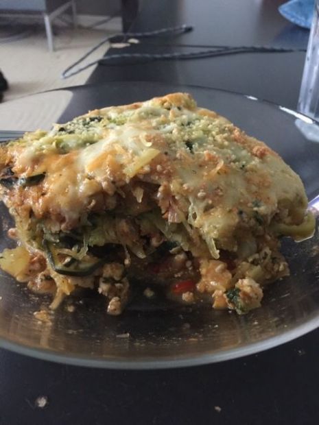 Baked spaghetti squash with ground chicken 