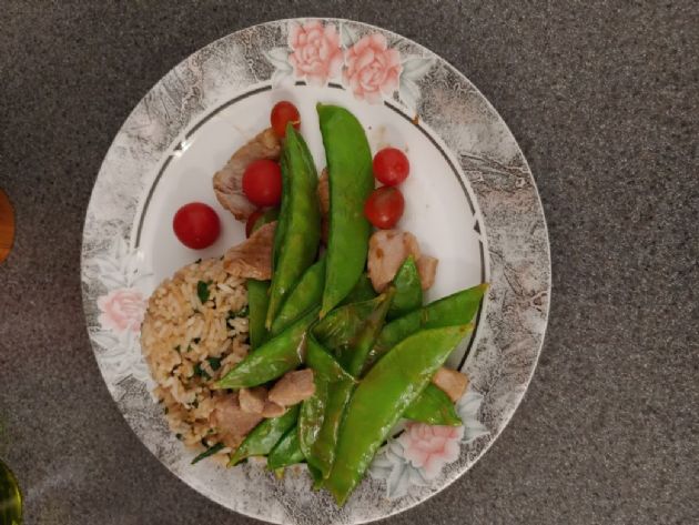 pevers96080 Garlic Pork with Sugar Snap Peas Over Kale Ginger Rice