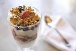 Crunchy Berry Yogurt Parfait