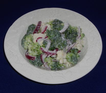 Quick Fresh & Crispy Broccoli/Cauliflower Salad