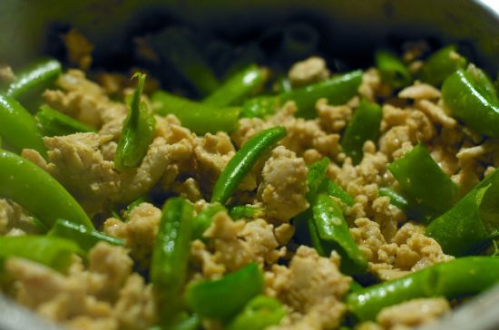 Ground Turkey with Snow Peas 