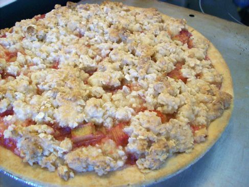 Cheapskate Rhubarb Crumble Pie