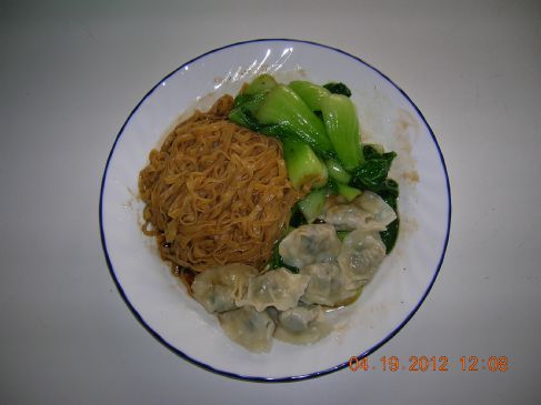 Wonton Noodle, Chicken & Garlic Mini Wontons & Choy Sum