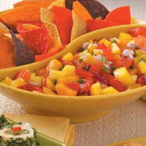 Mango Peach Salsa (Salsa de mango y durazno)