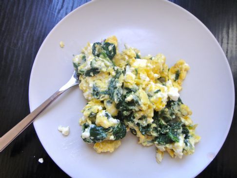 Spinach, Egg, & Feta Breakfast Scramble