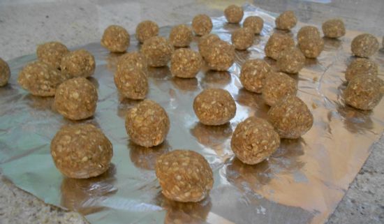 Oatmeal Cookie Dough Truffles