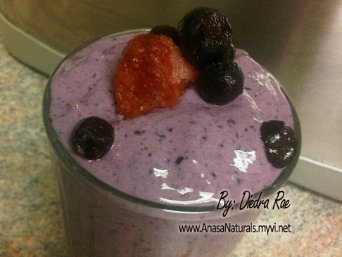 STRAWBERRY BANANA BLUEBERRY SMOOTHIE