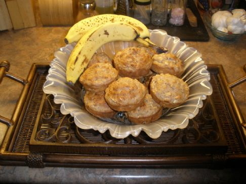 Whole Wheat Banana Oat Cinnamon Muffins