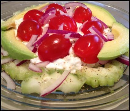 Under 200 calorie refreshing veggie cottage cheese salad