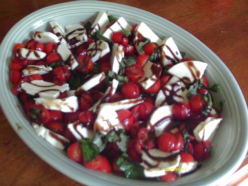 Fresh Mozzerella, Tomato and Basil salad (1 cup=about 4 oz)