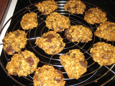 Oatmeal raisin cookies