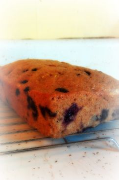 100-ish Calorie Blueberry Zucchini Bread
