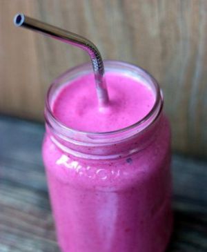 Greek Yogurt Blackberry Smoothie