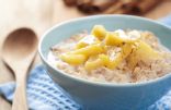 Apple Cinnamon Slow Cooker Oatmeal