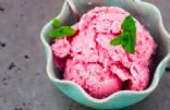 Clean Strawberry Frozen Yogurt