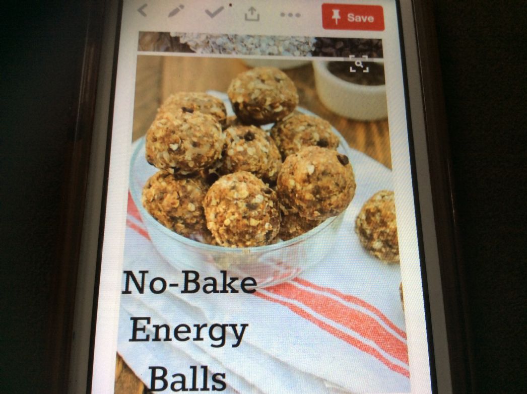 Energy Balls (peanut butter, coconut, dark chocolate)