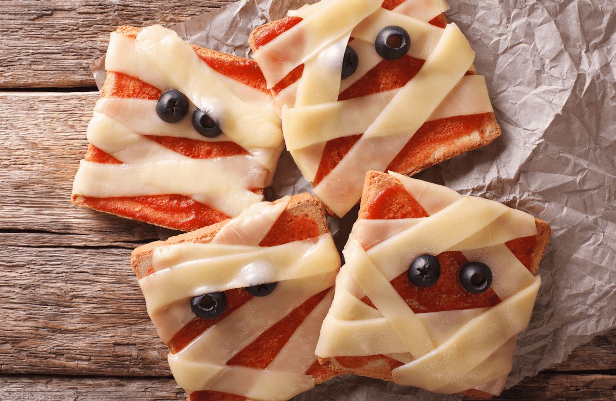 Halloween Mummy Bread (Pizza Toast) 