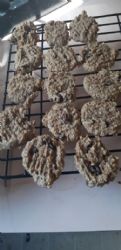 Peanutbutter Banana Oatmeal Raisin Cookies