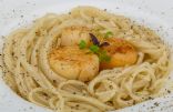 Scallops In White Wine Sauce With Whole-Wheat Linguine