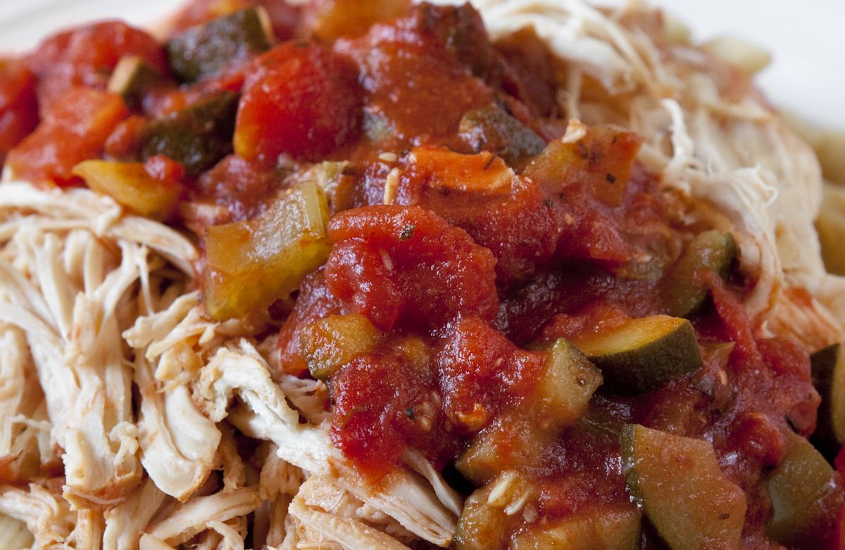 Slow Cooker Marinara Chicken and Vegetables