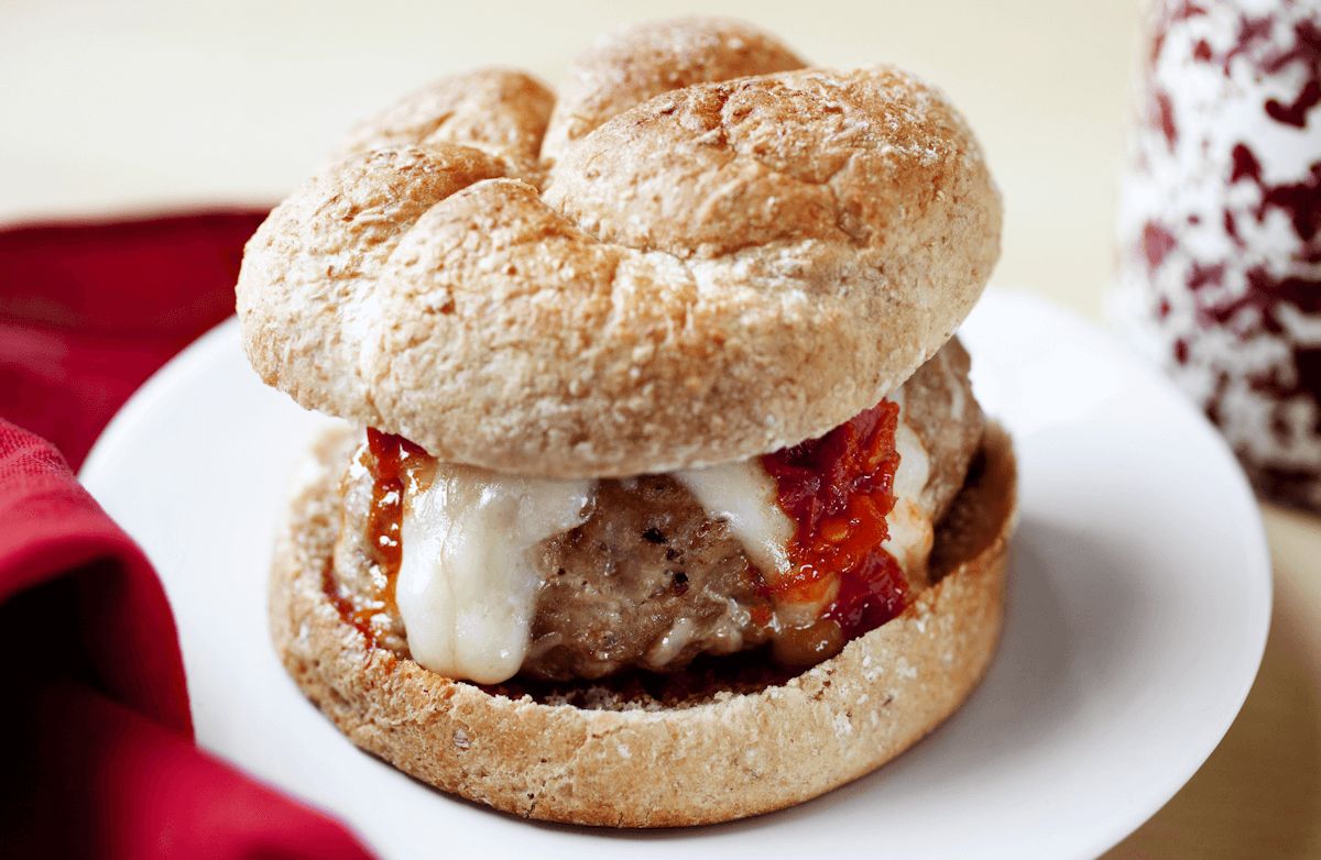 Sun-Dried Tomato, Pesto & Mozzarella Turkey Burgers