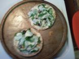 chicken and spinach pita pizza