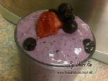 STRAWBERRY BANANA BLUEBERRY SMOOTHIE