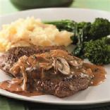 Black Pepper Cube Steaks & Mushroom Cream Sauce